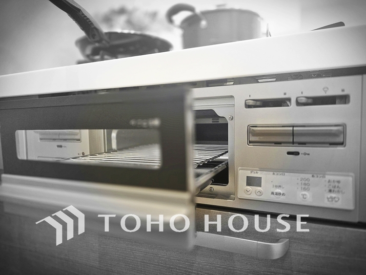 キッチン あなたの創造性を刺激する舞台。最新の機能と美しいデザインが融合し、料理の時間を至福の瞬間に変えます。