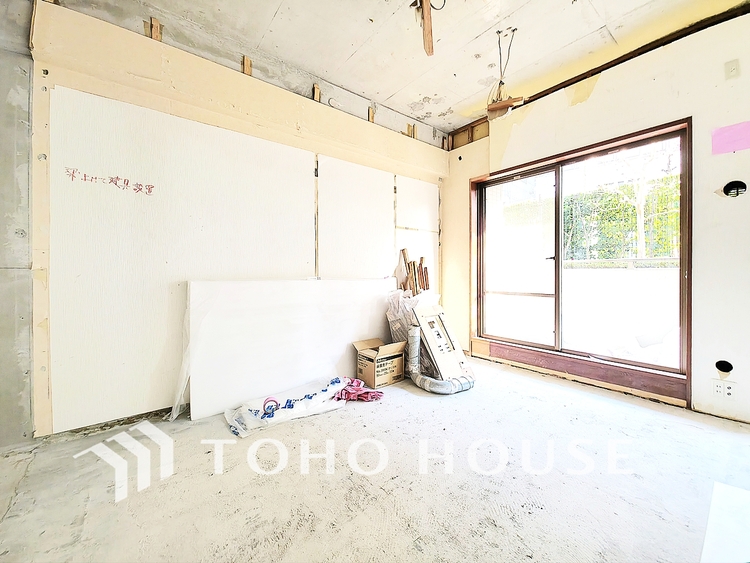 内装 極上のプライベート空間が、深い安らぎを誘います。一日の疲れを忘れさせる静けさと、心地よい目覚めを約束する聖域です。