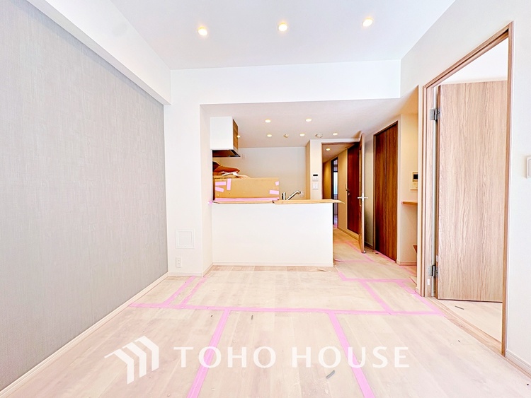 内装 街の景観を牽引するような、洗練されたデザインのレジデンスです。圧倒的な存在感を放ち、住まう人のステータスを象徴します。