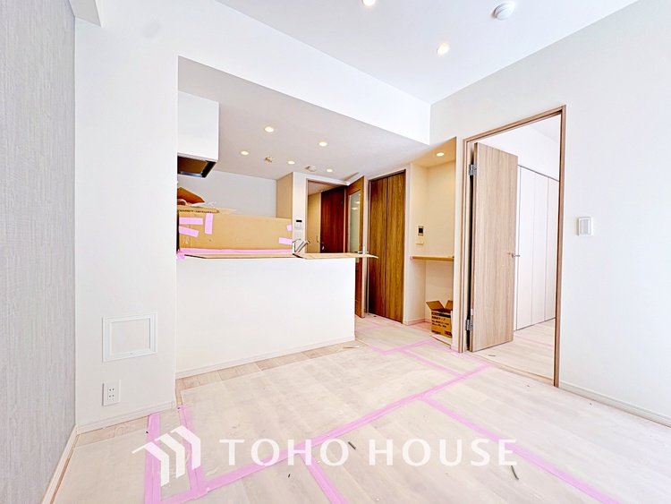 内装 街の景観を牽引するような、洗練されたデザインのレジデンスです。圧倒的な存在感を放ち、住まう人のステータスを象徴します。