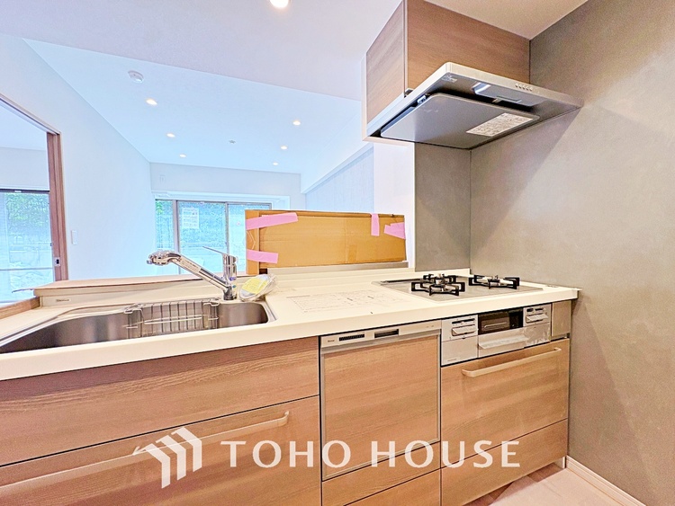 キッチン あなたの創造性を刺激する舞台。最新の機能と美しいデザインが融合し、料理の時間を至福の瞬間に変えます。