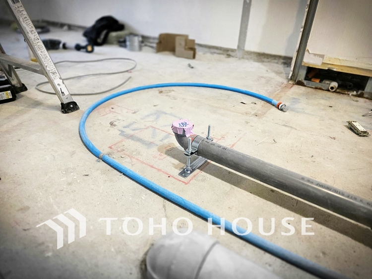 洗面 このお家で始まる毎日は、きっとご家族にとってかけがえのない大切現在リフォーム中。新しく生まれ変わる室内は、快適な暮らしを彩な時間になります。明るく温かい空間で、たくさんの思い出を作っていってください。