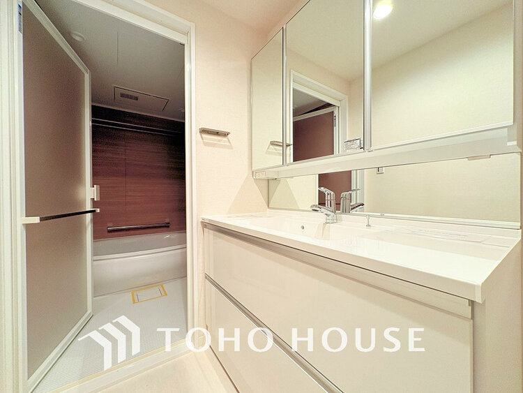 洗面 大きな洗面鏡付き、朝の身支度も楽しくなりますね