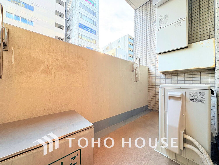 バルコニー 日当たりの良いバルコニーで晴れの日の洗濯物も楽しみになりますね