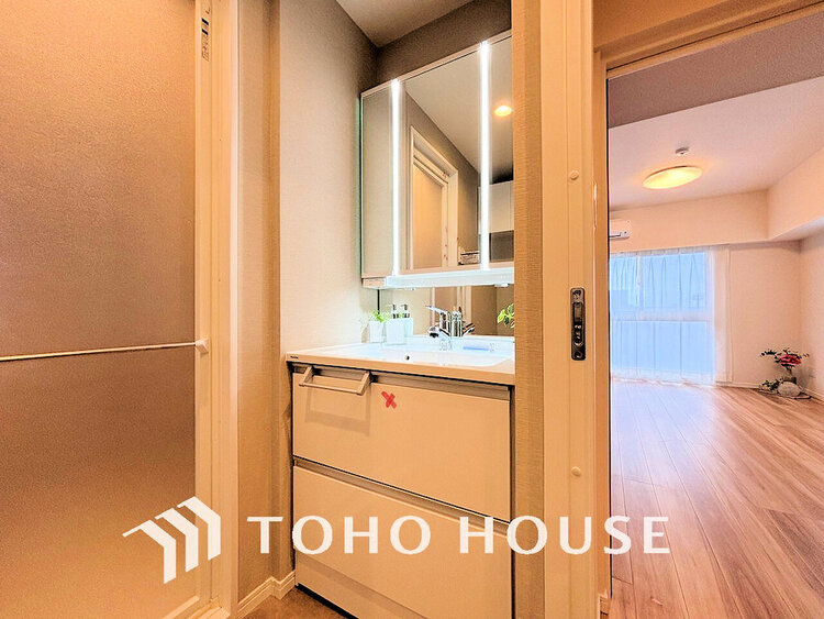 洗面 大きな洗面鏡付き、朝の身支度も楽しくなりますね