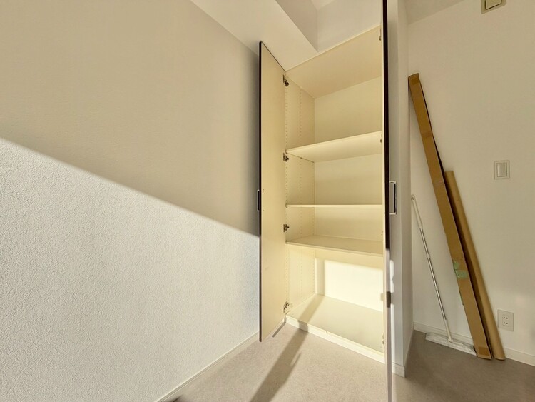 その他 家電やスーツケース、ストック品など何でも片付く嬉しい空間です。