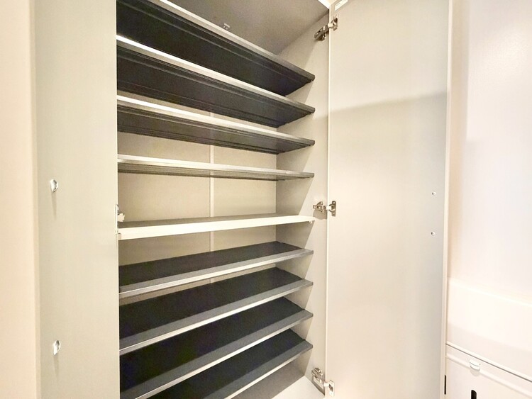 収納 シューズも片付く嬉しい空間です。