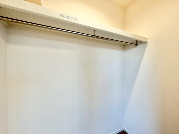 その他 収納スペースが付いていて、お部屋を広く使っていただけます。