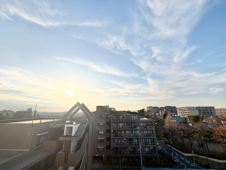 その他 眺望や窓からの景色が良いと、家で過ごす時間も快適です。