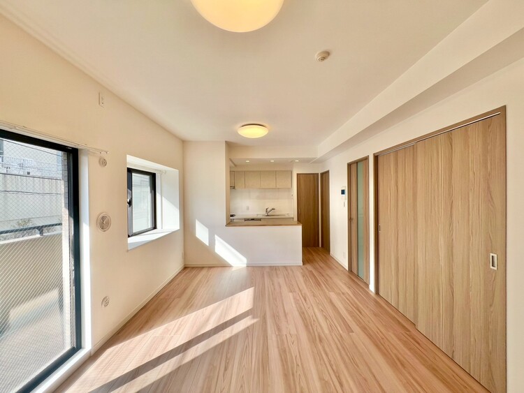 居間 シンプルな内装と偏り過ぎないデザインで統一しました。