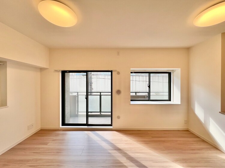 居間 落ち着いた雰囲気に包まれて、伸びやかな空間。