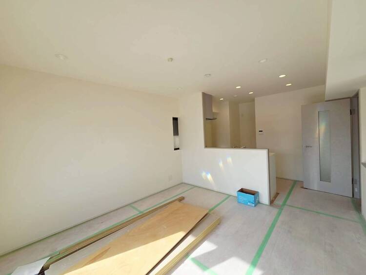 居間 シンプルな内装と偏り過ぎないデザインで統一しました。