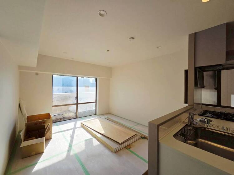 居間 落ち着いた雰囲気に包まれて、伸びやかな空間。