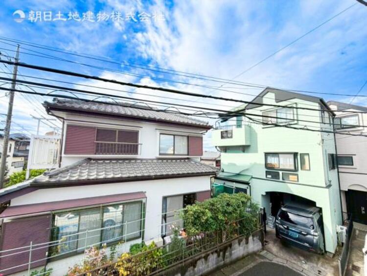 外観 太陽の光と爽やかな風でお洗濯物は気持ちいいです。 