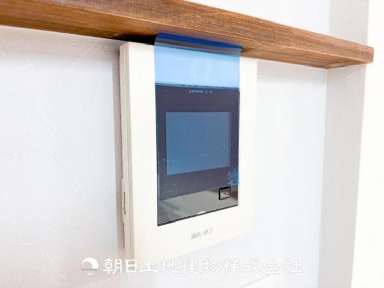 その他 TVモニター付きインターホンは訪問者のお顔を確認出来安心な機能です！