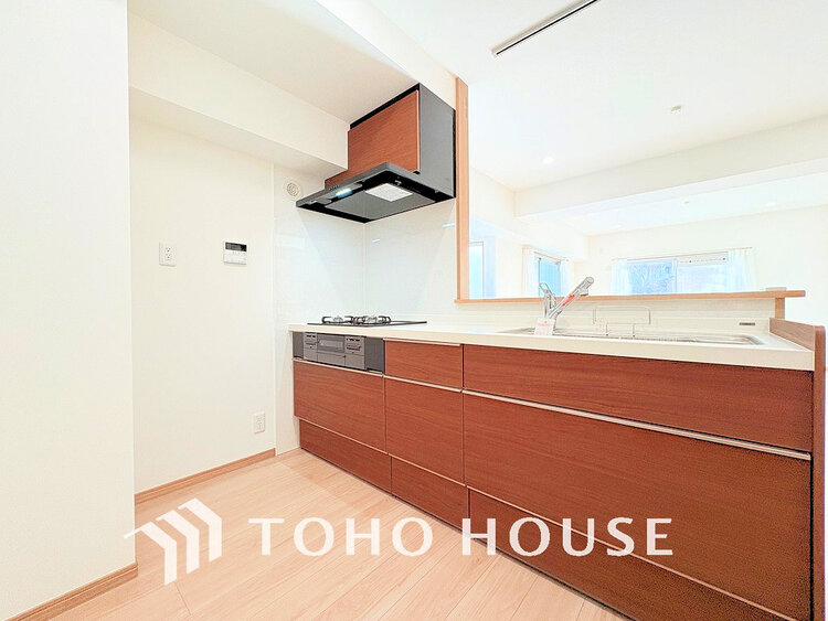 キッチン シンプルな部屋の雰囲気に溶け合うナチュラルキッチン