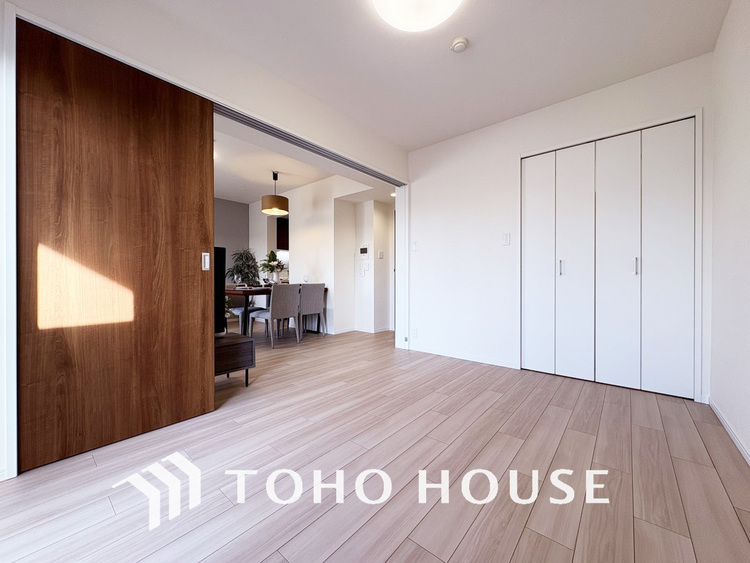 内装 シンプルですっきりとした室内は飽きのこない居心地の良い雰囲気です