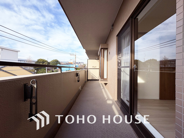 バルコニー 陽当たり良好なバルコニー