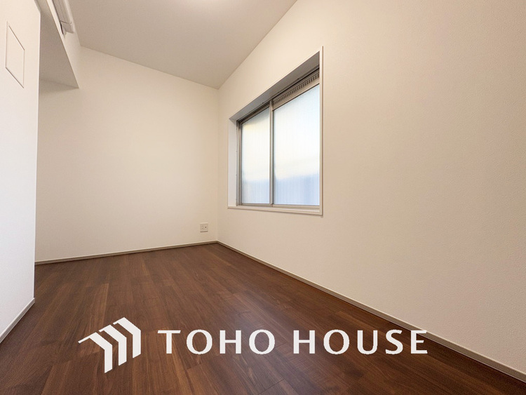 内装 採光もある洋室は、くつろぎのひと時を過ごすのにぴったり