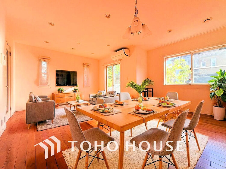 内装 広がりのある住空間、家族が集まるリビング・ダイニング(家具は全てCGです)