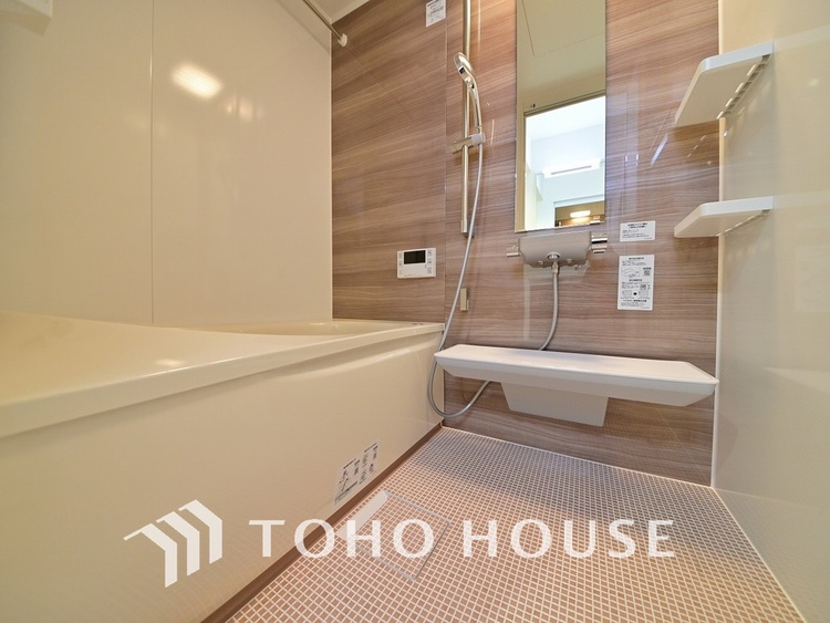 風呂 一日の疲れを癒すバスルームは、心地よいリラックスを叶える清潔感溢れる空間