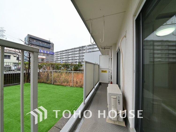 バルコニー 陽当たり良好なバルコニー