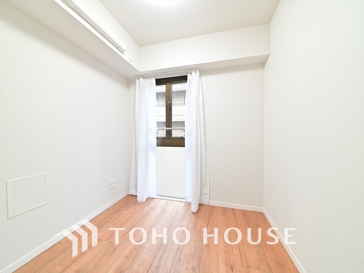 内装 採光もある洋室は、くつろぎのひと時を過ごすのにぴったり