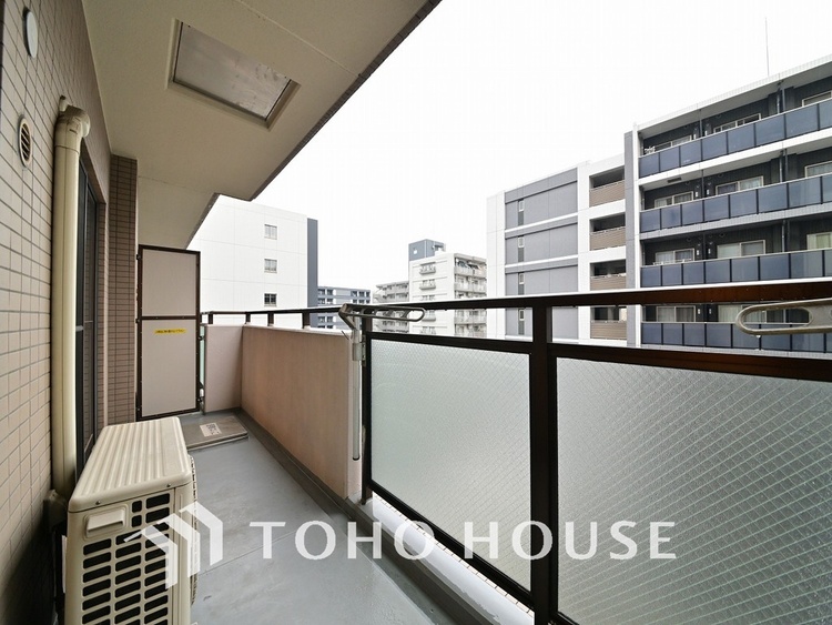 バルコニー 陽当たり良好なバルコニー