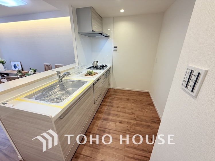 キッチン シンプルな部屋の雰囲気に溶け合うナチュラルキッチン