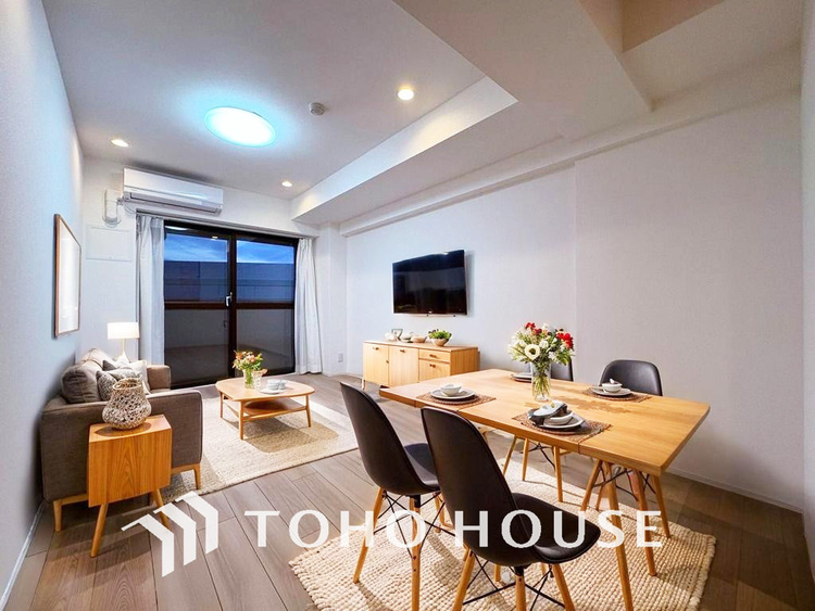 内装 明るいLDKは自然と家族が集まるコミュニケーションの場所に（家具は全てCGです）