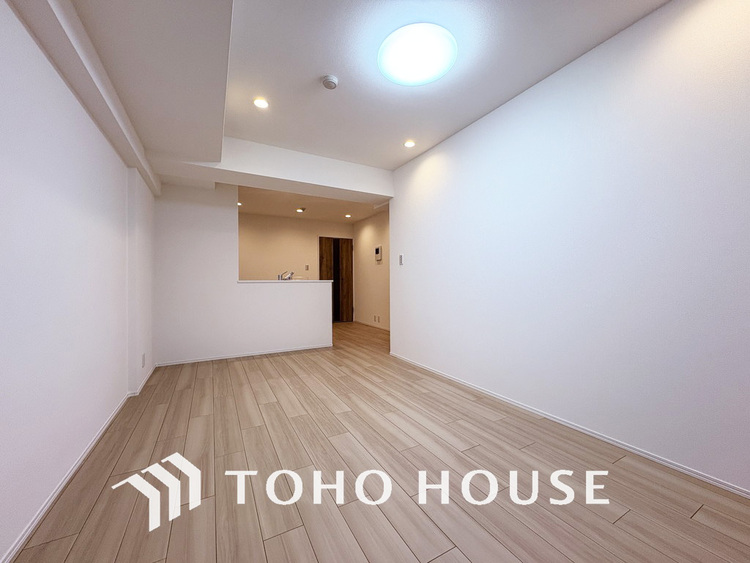 内装 広がりのある住空間、家族が集まるリビング・ダイニング