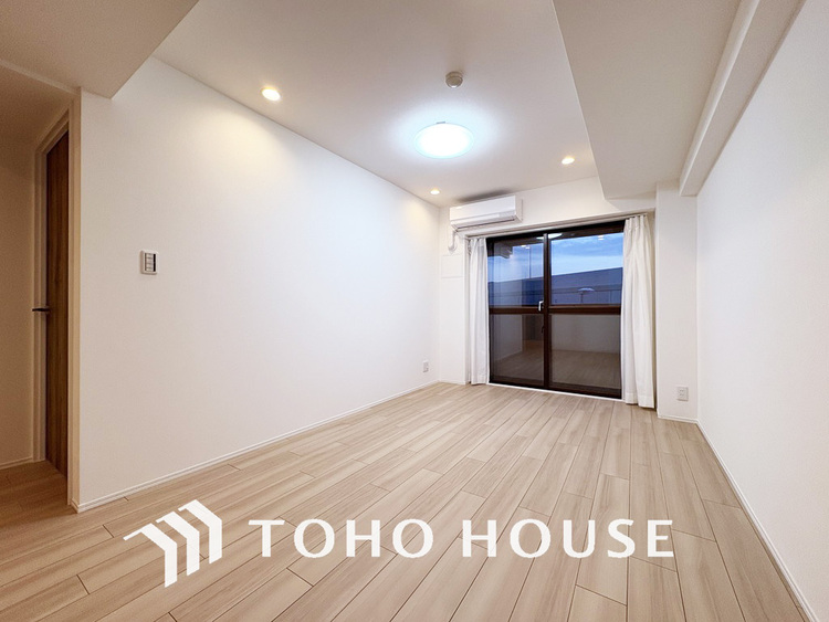 内装 柔らかな陽のそそぐ心地よいリビングダイニング