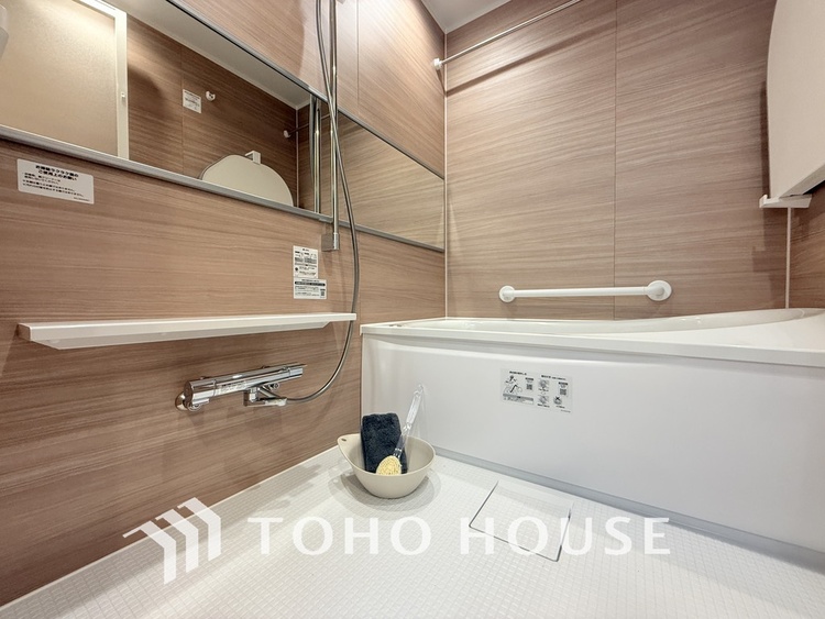 風呂 一日の疲れを癒すバスルームは、心地よいリラックスを叶える清潔感溢れる空間