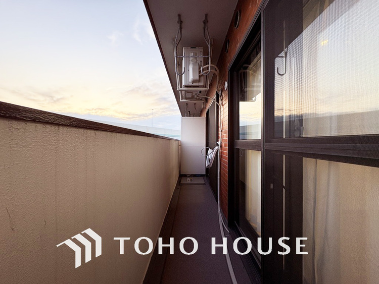 バルコニー 陽当たり良好なバルコニー