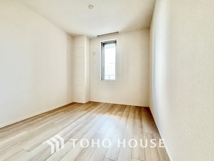 内装 光あふれるリビングは、笑顔の舞台。家族みんなで過ごすかけがえのない時間が、温かい思い出を作ります。