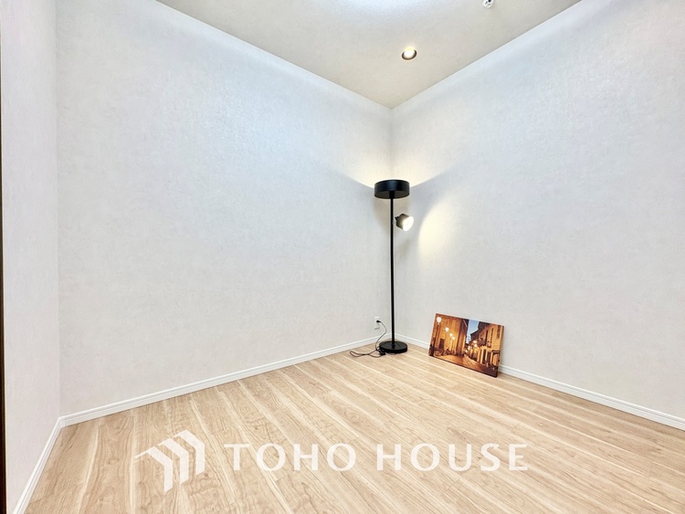 内装 光あふれるリビングは、笑顔の舞台。家族みんなで過ごすかけがえのない時間が、温かい思い出を作ります。