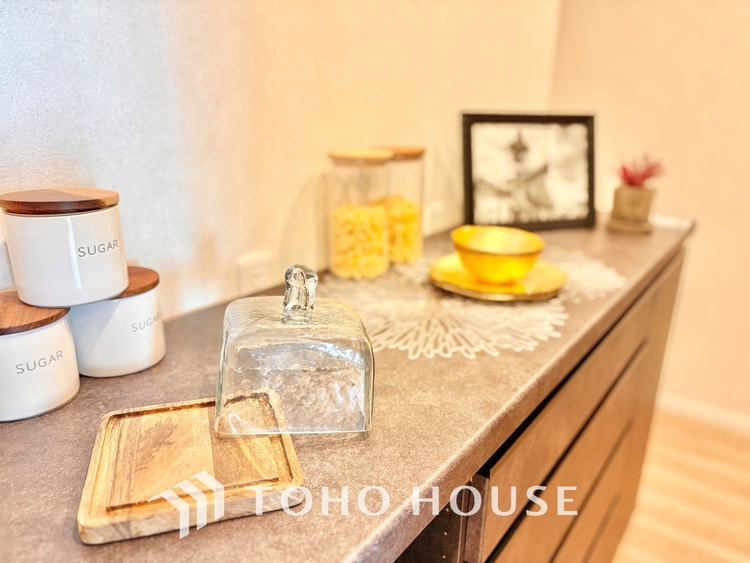 キッチン 五感を刺激する、美食のクリエイティブな場所。ここはただの調理場ではなく、豊かな人生を紡ぐための特別な空間です。