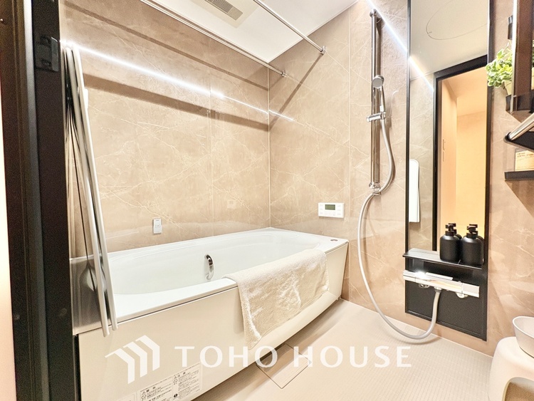 風呂 浴室は一日の疲れを癒す特別な空間。清潔感と快適性で心身ともにリフレッシュできます。