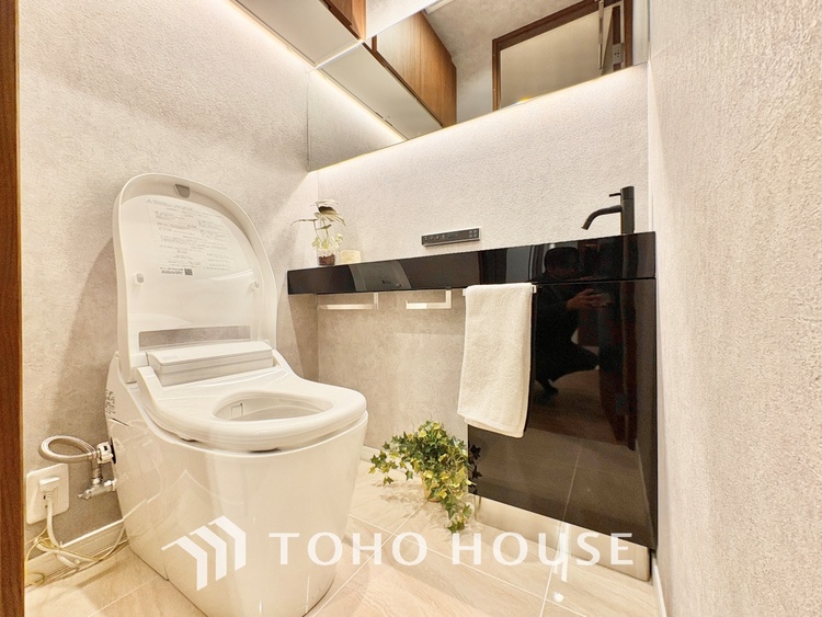 トイレ 清潔感あふれる快適なトイレ。毎日を心地よく過ごせるおすすめポイントです。