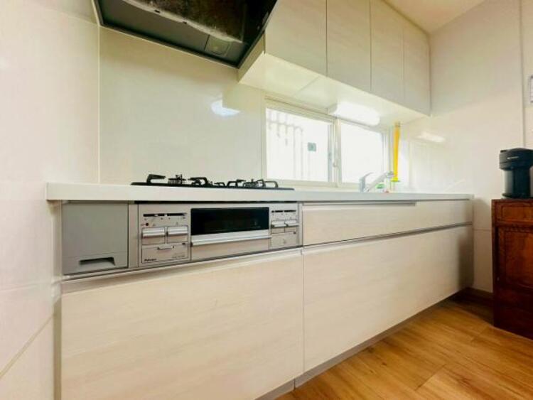 キッチン キッチンにも窓が設けられている為、換気ができ明るい空間にもなります