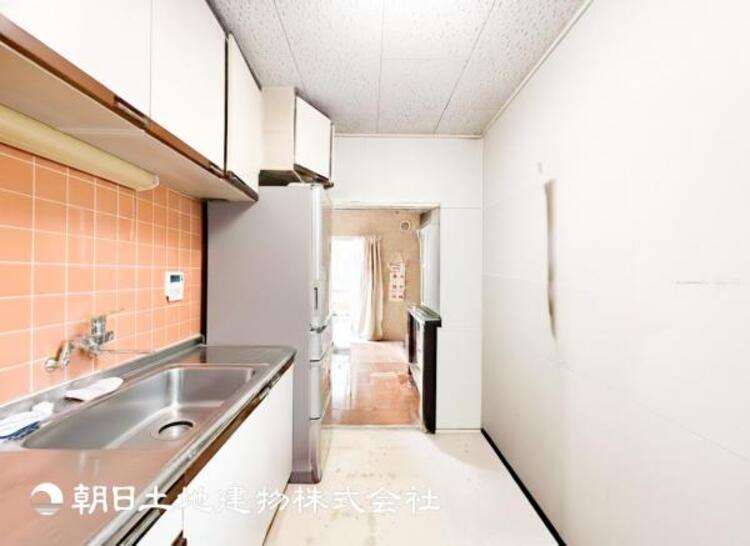 キッチン 本画像は入居者様の家具をCGで消した画像であり、現況と異なる可能性がございます。尚、本画像はCGで作成しており、実際に現地に家具は置かれておりません。また、価格に家具は含まれておりません。