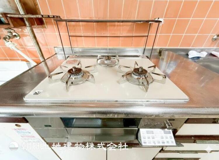 キッチン 本画像は入居者様の家具をCGで消した画像であり、現況と異なる可能性がございます。尚、本画像はCGで作成しており、実際に現地に家具は置かれておりません。また、価格に家具は含まれておりません。