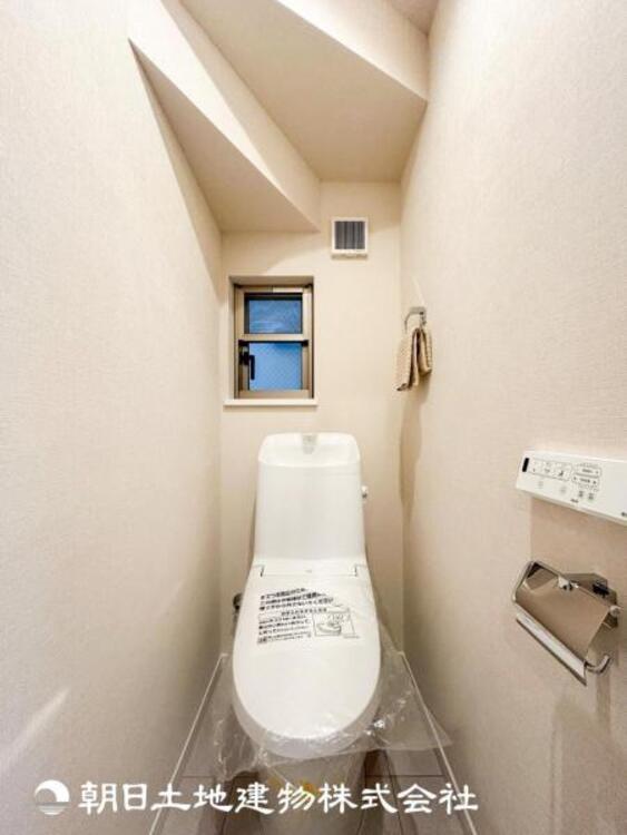 トイレ 【トイレ】大切な1人時間。寛ぎだけではない、快適な生活を送る為に必要なもの。毎日使う場所だから、より快適な空間に仕上げられています。