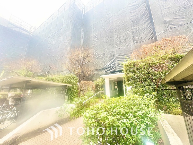 外観 【The beginning of everything】その邸が魅せる気品、重厚感、柔らかさ。それは訪れた人に安らぎを与える特別な空間。すべての始まりをここから。