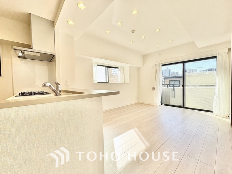 内装 お子様の面倒を見れる時間が増え時短になります。加えて手荒れも防げてしかも節水が高い為、大変人気があり重宝します。