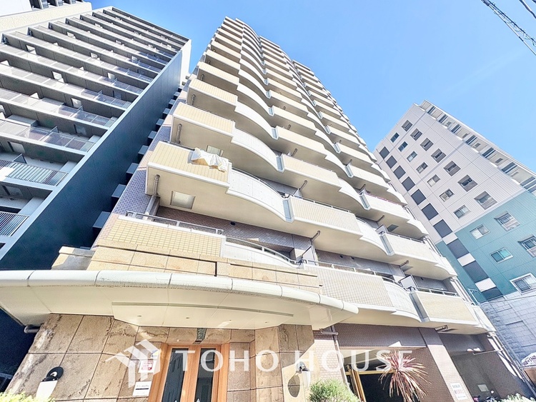 外観 漂う上質な空気感、マンションに入れば「おかえりなさい」と笑顔で迎えてくれるエントランス。最良の心配りを感じるマンションでした。