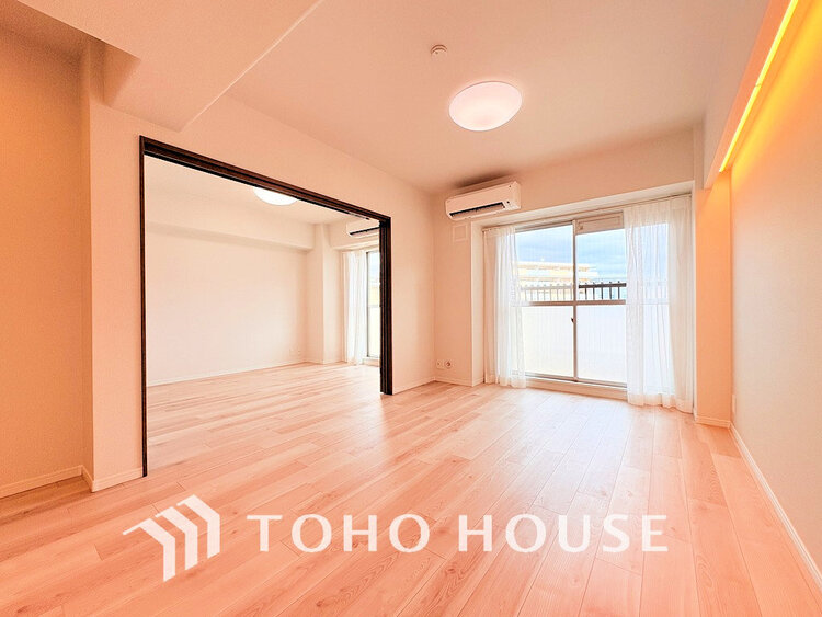 内装 家族みんなが爽やかに過ごせるように、光をたっぷり取り込んだLDK