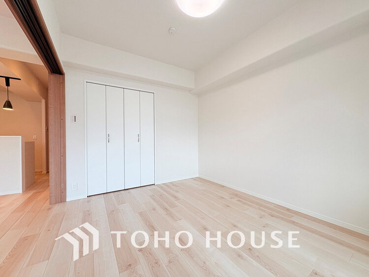 内装 シンプルですっきりとした室内は飽きのこない居心地の良い雰囲気