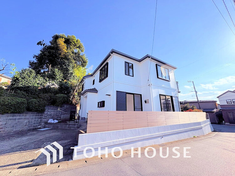 外観 〜新規内外装リノベーション戸建〜角地・庭付の4LDK住戸〜カースペース2台可です〜