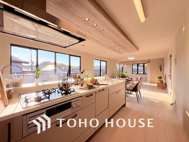 キッチン 落ち着きのあるカラーで統一された清潔感と気品が溢れるキッチン